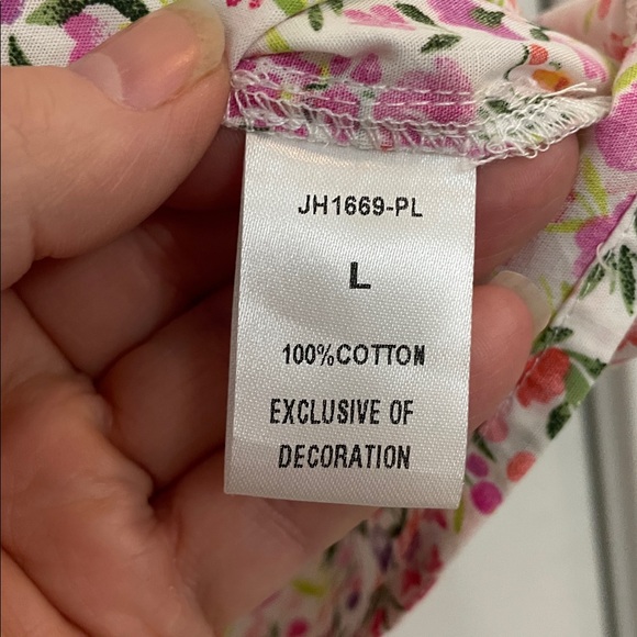 THML Floral pink Top with lots of color Accents large NWOT - Picture 3 of 5